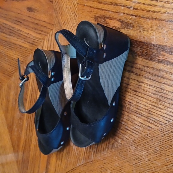 LUCKY BRAND WEDGE PLATFORM SANDALS - Picture 3 of 9